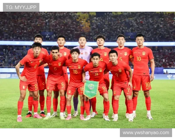 国足鏖战九十分钟顽强逼平劲敌再燃晋级希望全国球迷欢呼震撼全场