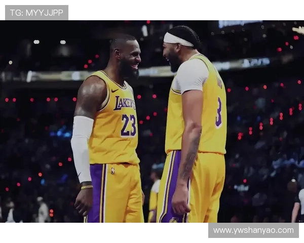 NBA最新动态：詹姆斯迎来生涯新高 绿军崛起全力冲击总冠军