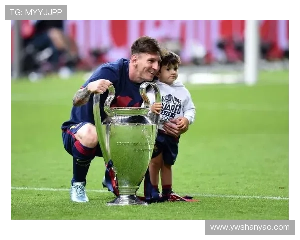 国际足坛焦点：梅西回归巴萨传闻不断，欧冠小组赛激烈争夺开启